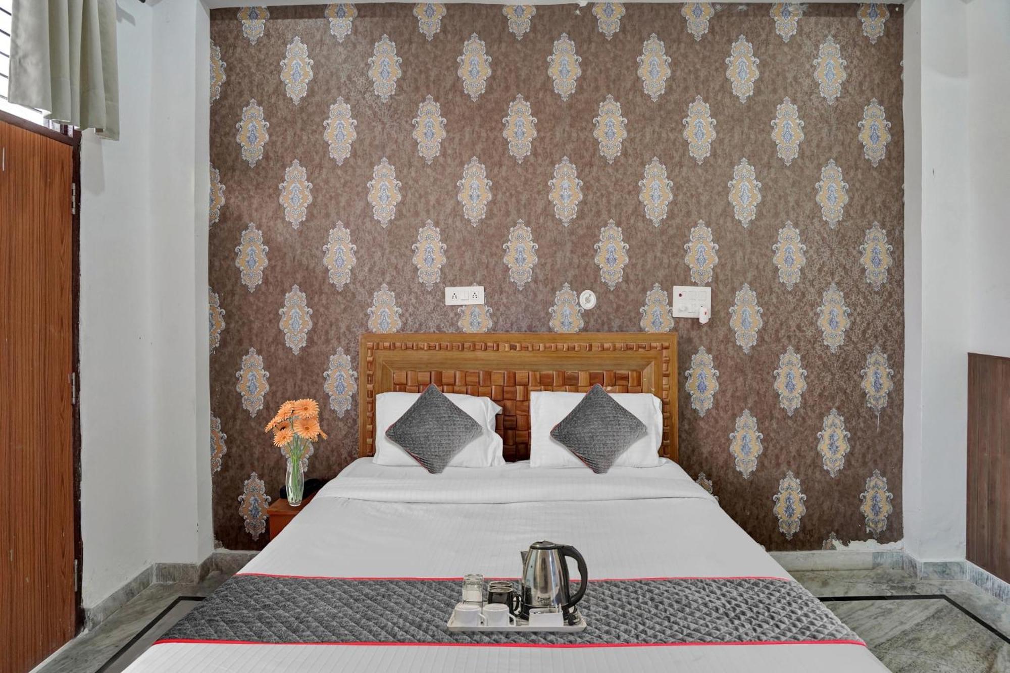 Collection O Samira Residency Near Botanic Garden Of Indian Republic Hotel Noida Luaran gambar