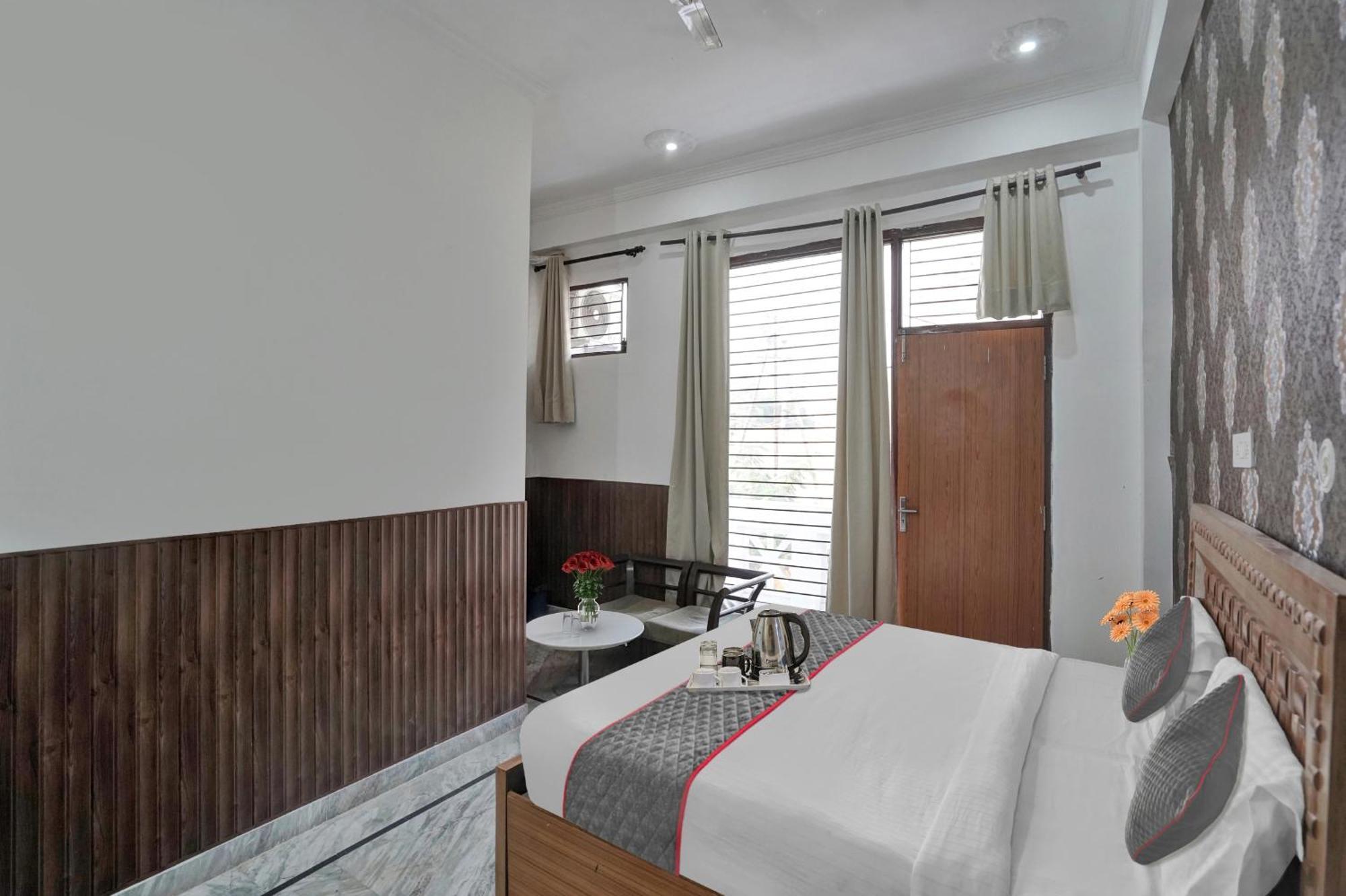 Collection O Samira Residency Near Botanic Garden Of Indian Republic Hotel Noida Luaran gambar