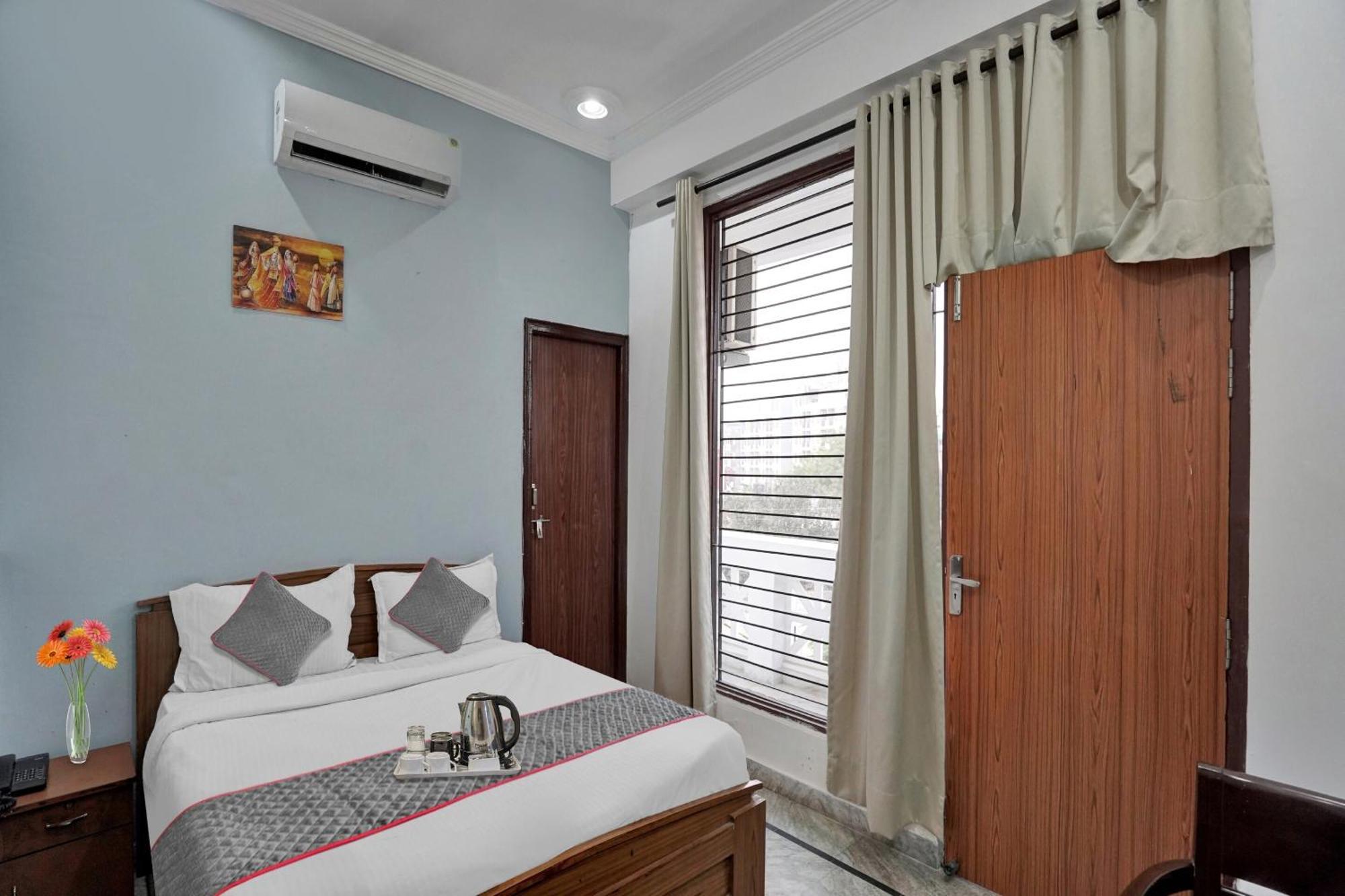 Collection O Samira Residency Near Botanic Garden Of Indian Republic Hotel Noida Luaran gambar