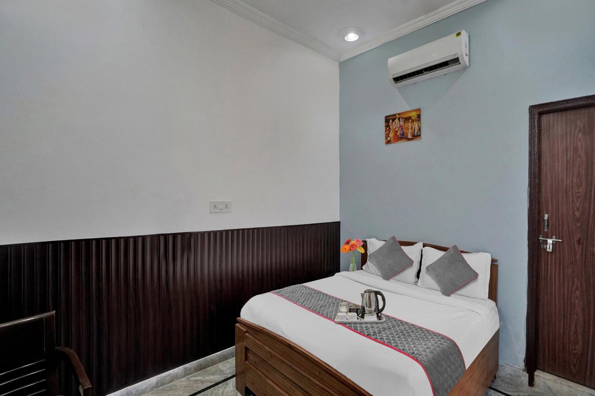 Collection O Samira Residency Near Botanic Garden Of Indian Republic Hotel Noida Luaran gambar
