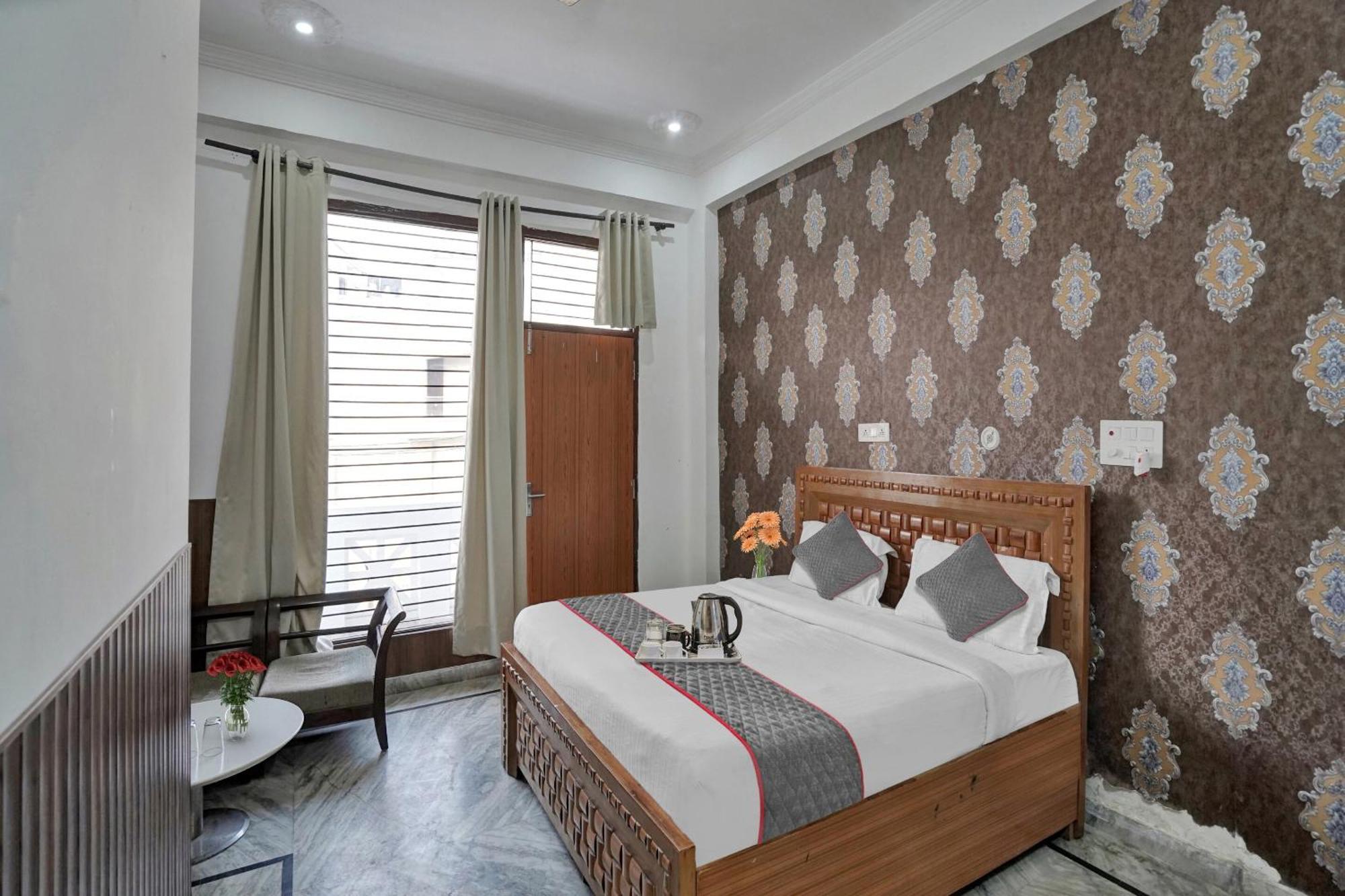 Collection O Samira Residency Near Botanic Garden Of Indian Republic Hotel Noida Luaran gambar