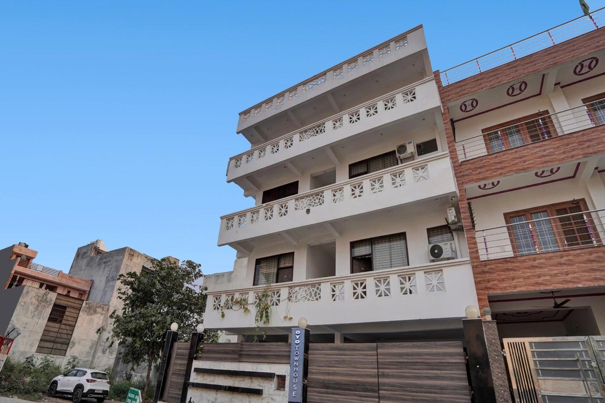 Collection O Samira Residency Near Botanic Garden Of Indian Republic Hotel Noida Luaran gambar