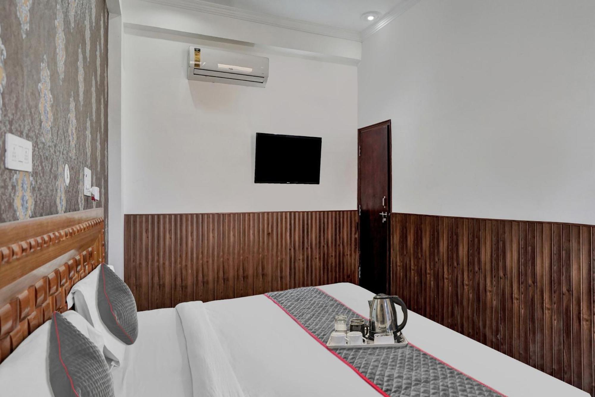 Collection O Samira Residency Near Botanic Garden Of Indian Republic Hotel Noida Luaran gambar