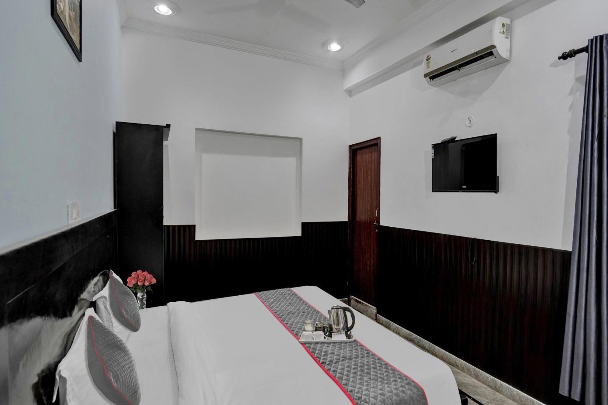 Collection O Samira Residency Near Botanic Garden Of Indian Republic Hotel Noida Luaran gambar